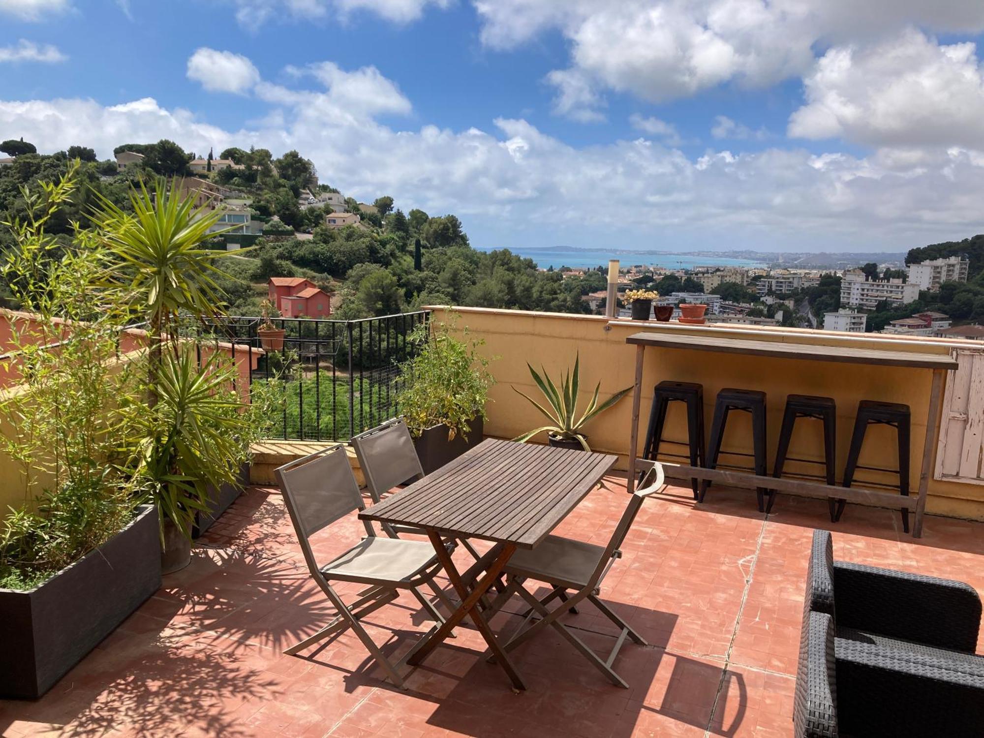 T2 Traversant Avec Une Grande Terrasse Et Piscine Кань-сюр-Мер Экстерьер фото